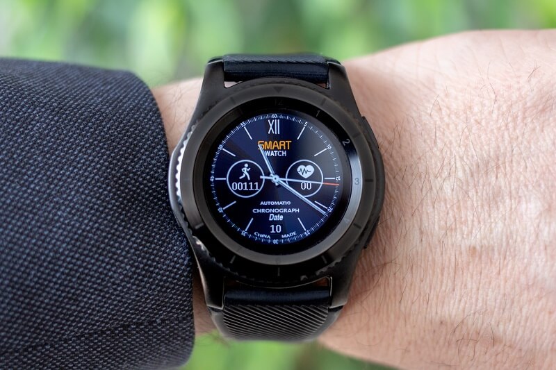 hybrid smartwatch