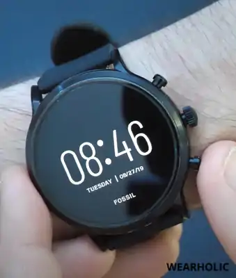smartwatch with round face