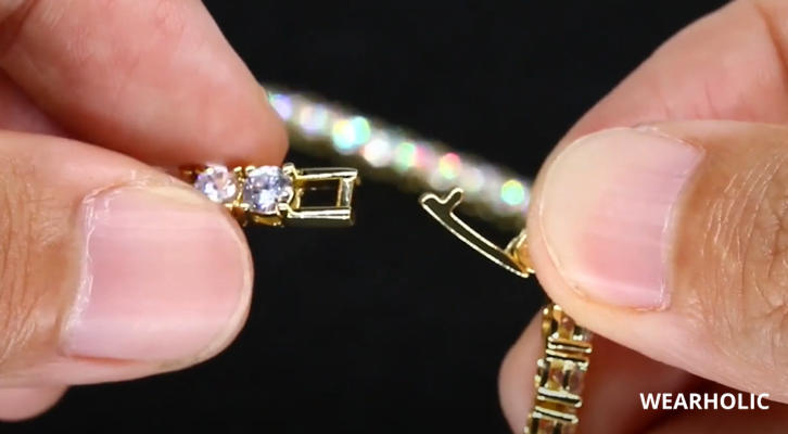How To Open A Jewelry Clasp