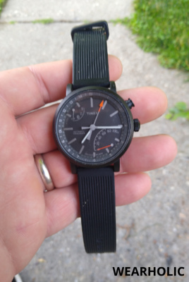 Timex smartwatch with second hand